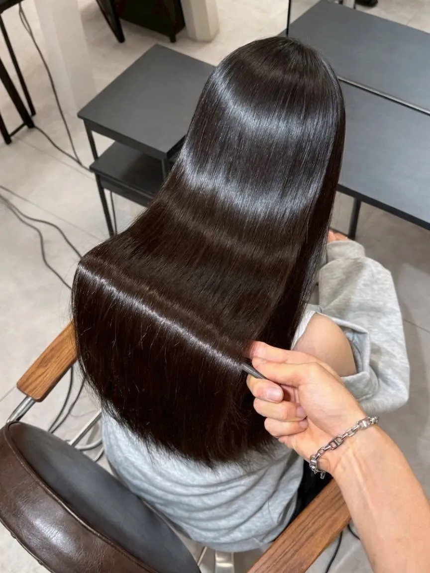 大阪梅田で髪の悩みを解消したい方、必見です！✨トリートメント...