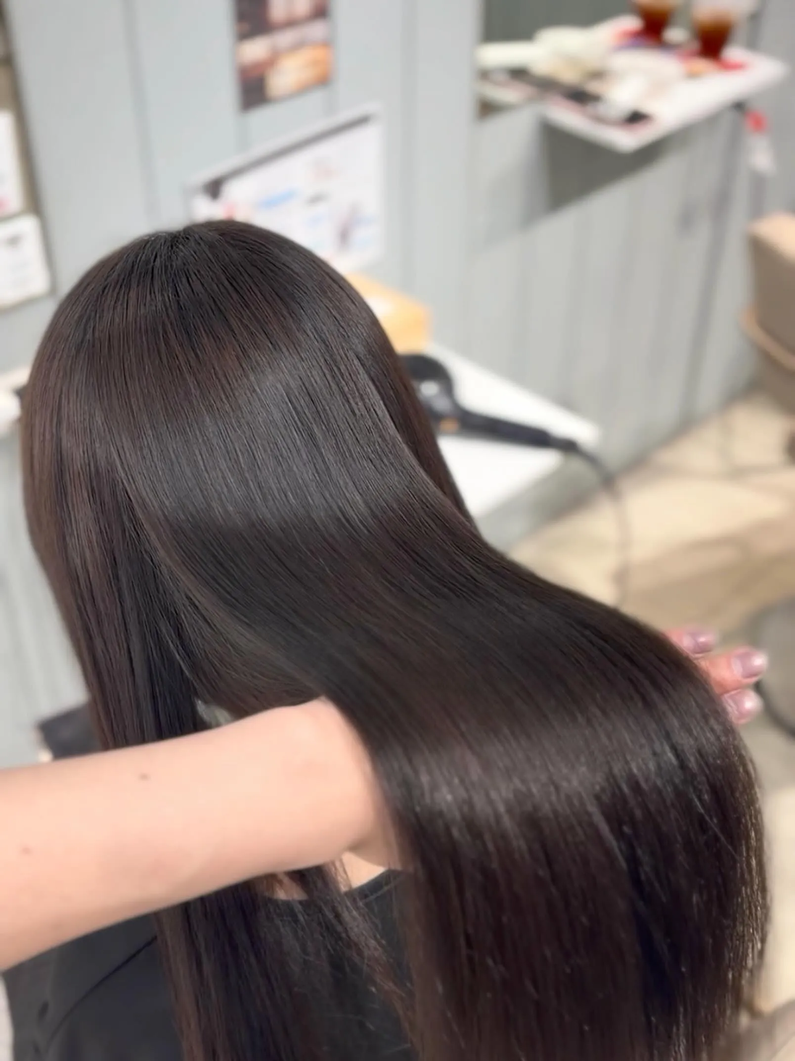 大阪梅田で髪の悩みを解消したい方、必見です！✨トリートメント...
