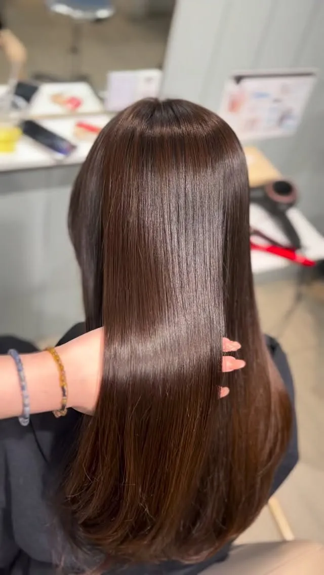 大阪梅田で髪の悩みを解消したい方、必見です！✨トリートメント...