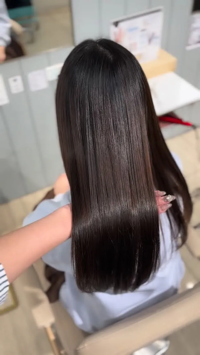 大阪梅田で髪の悩みを解消したい方、必見です！✨トリートメント...
