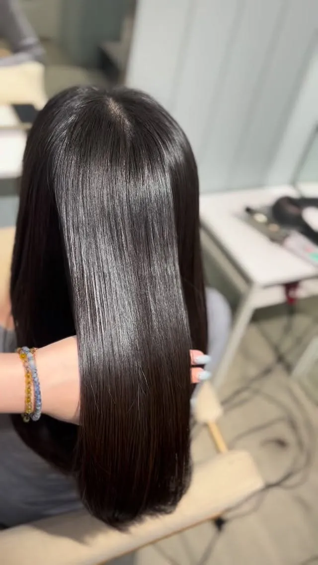 大阪梅田で髪の悩みを解消したい方、必見です！✨トリートメント...