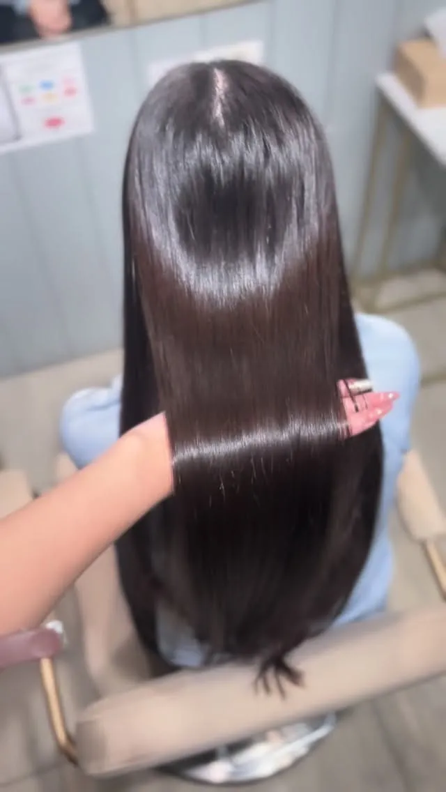 大阪梅田で髪の悩みを解消したい方、必見です！✨トリートメント...