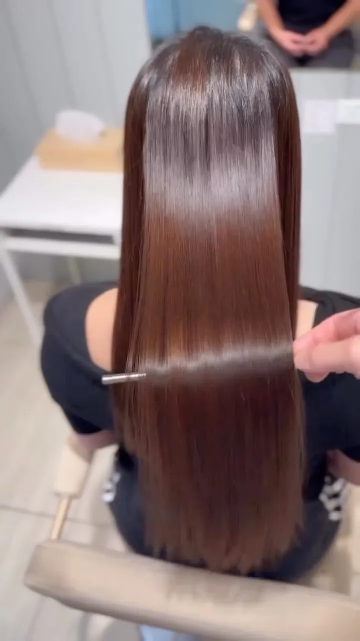 大阪梅田で髪の悩みを解消したい方、必見です！✨トリートメント...