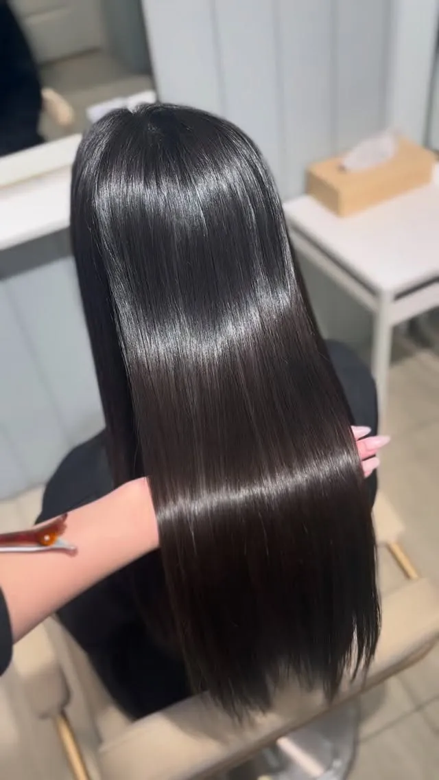 大阪梅田で髪の悩みを解消したい方、必見です！✨トリートメント...