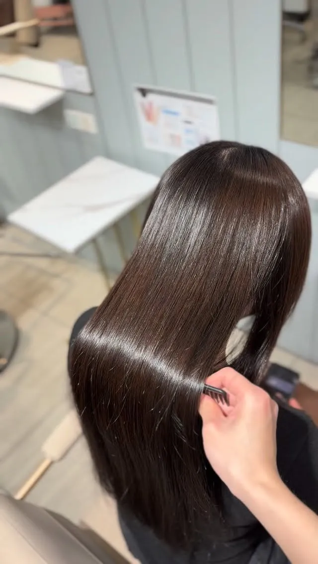 大阪梅田で髪の悩みを解消したい方、必見です！✨トリートメント...