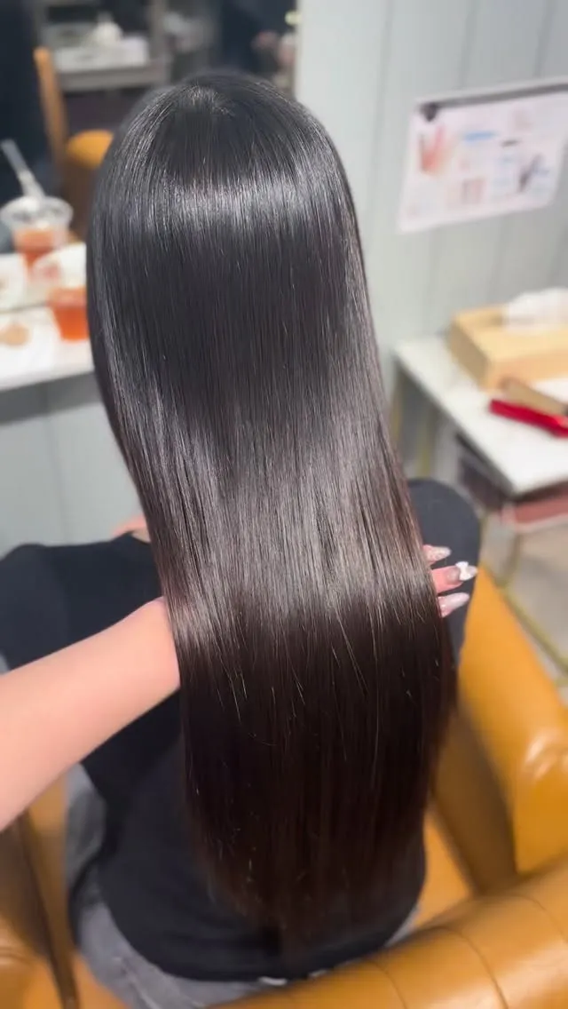 大阪梅田で髪の悩みを解消したい方、必見です！✨トリートメント...