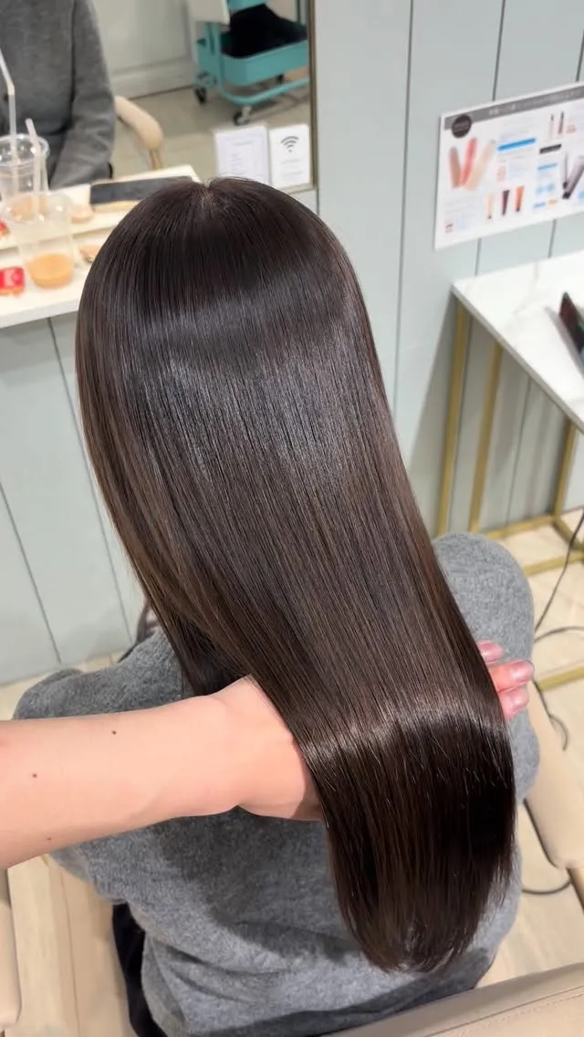大阪梅田で髪の悩みを解消したい方、必見です！✨トリートメント...