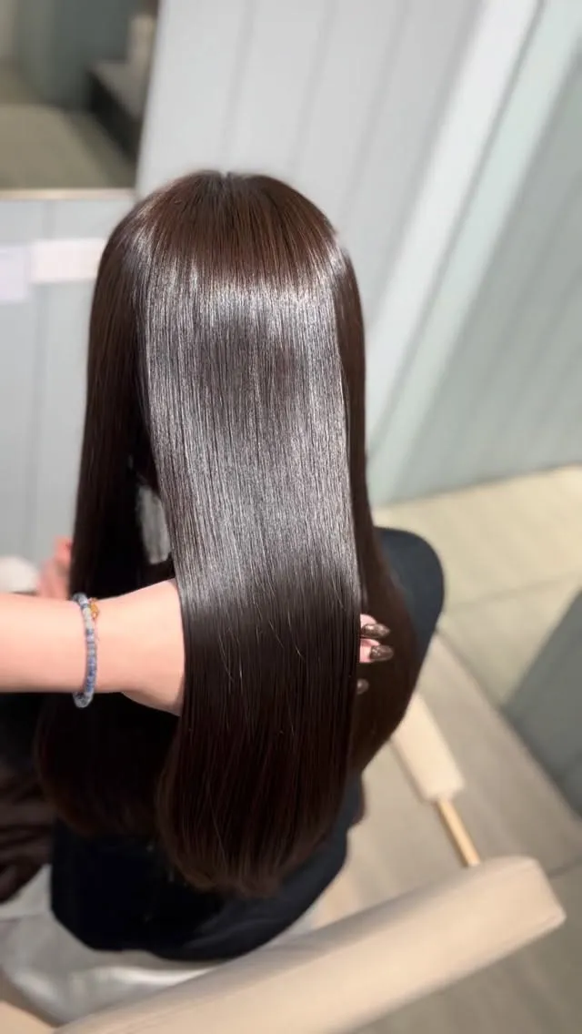 大阪梅田で髪の悩みを解消したい方、必見です！✨トリートメント...