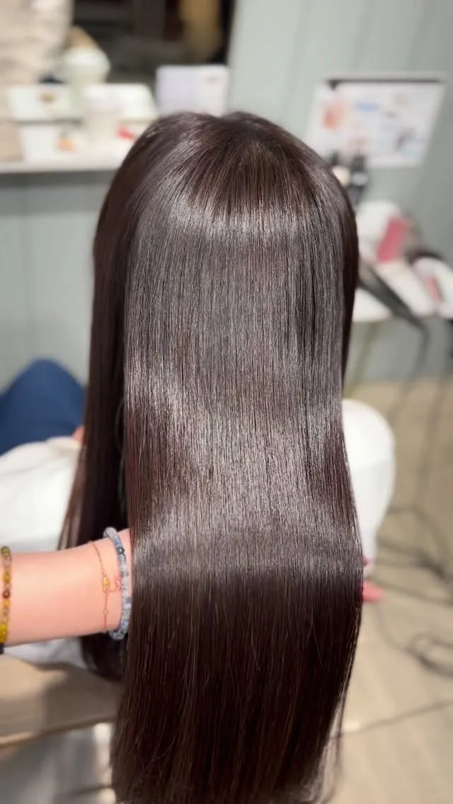 大阪梅田で髪の悩みを解消したい方、必見です！✨トリートメント...