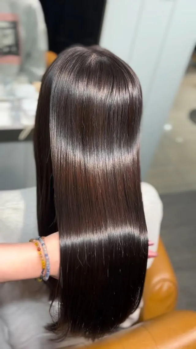 大阪梅田で髪の悩みを解消したい方、必見です！✨トリートメント...