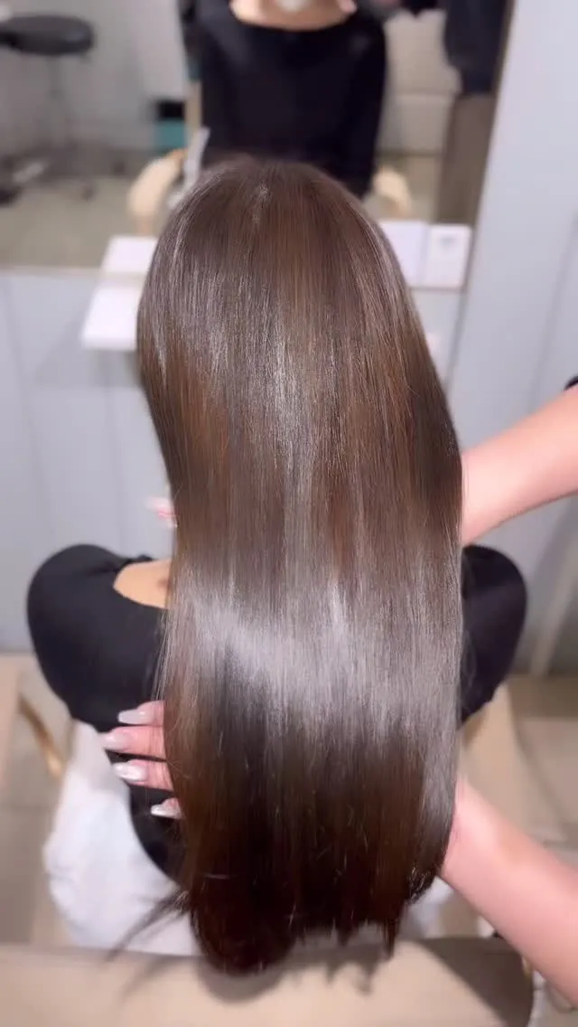 大阪梅田で髪の悩みを解消したい方、必見です！✨トリートメント...
