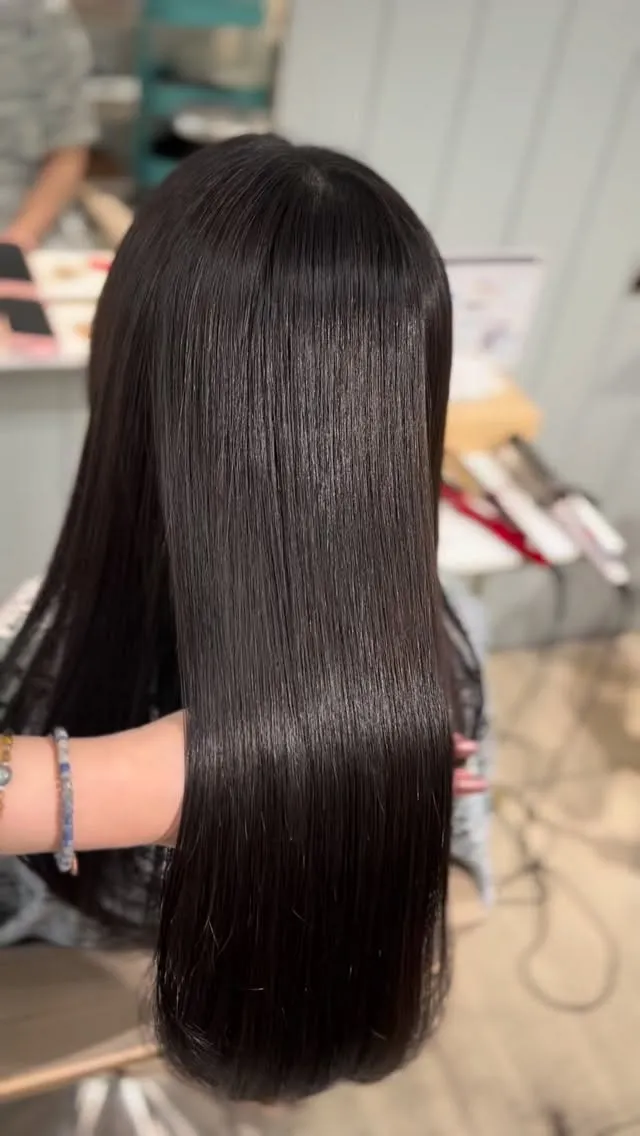 大阪梅田で髪の悩みを解消したい方、必見です！✨トリートメント...