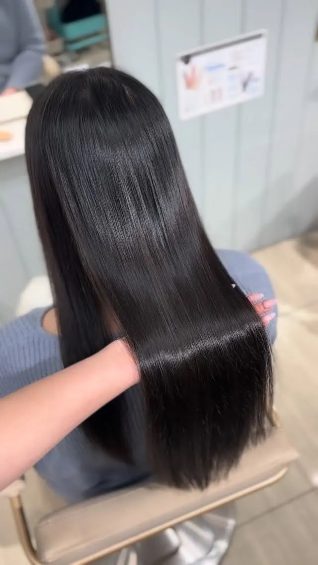 大阪梅田で髪の悩みを解消したい方、必見です！✨トリートメント...