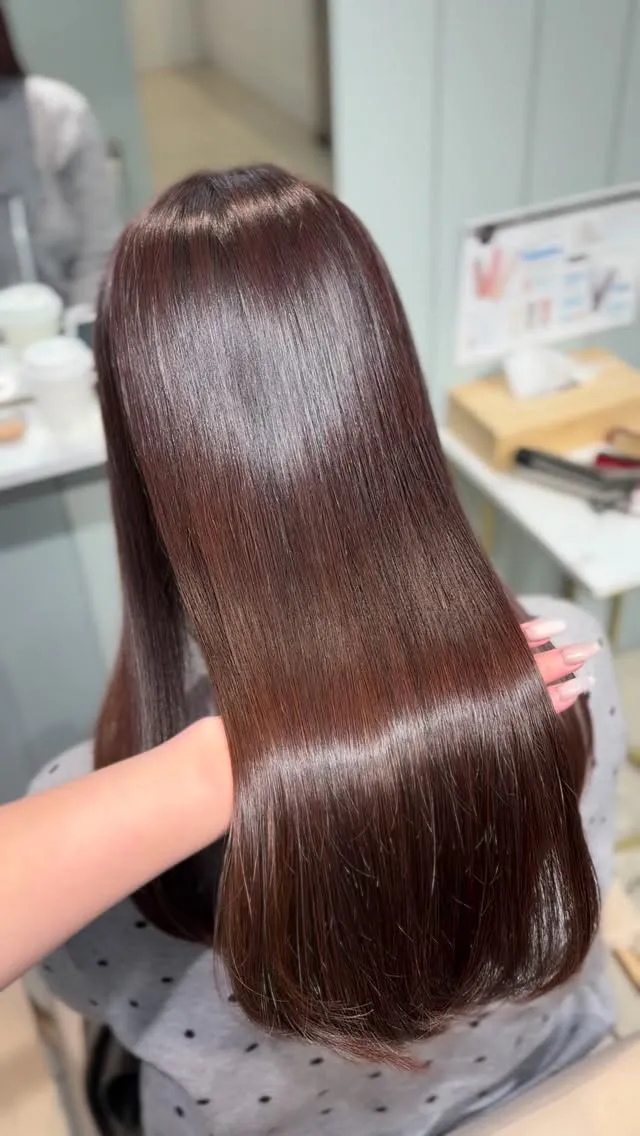 大阪梅田で髪の悩みを解消したい方、必見です！✨トリートメント...